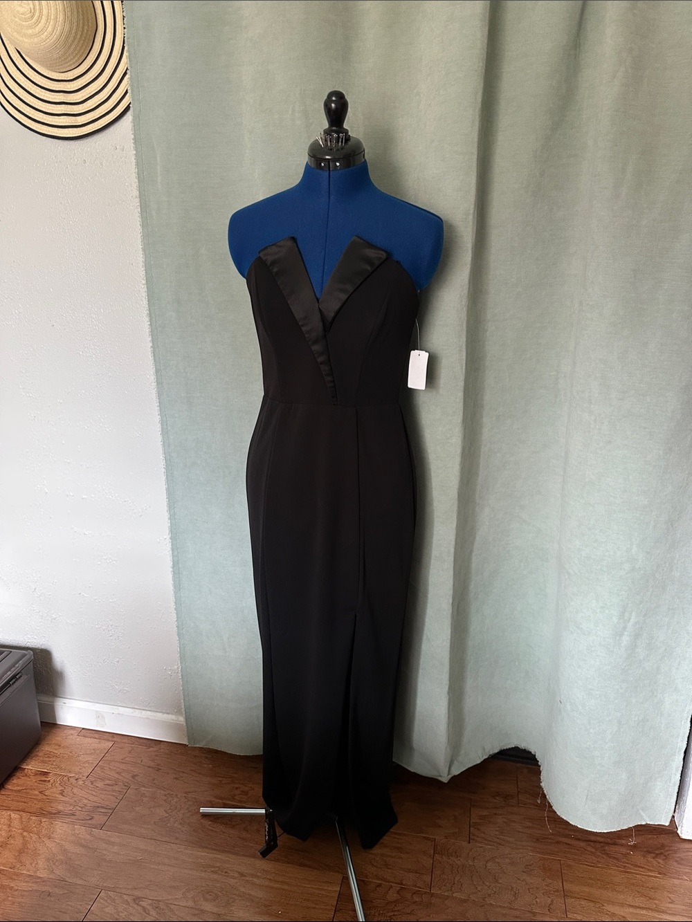 BA Nites elegant tuxedo style dress